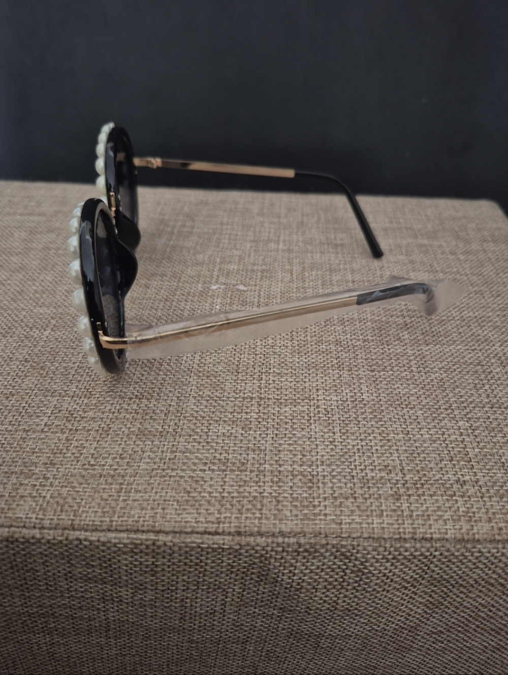New Retro Pearl-Trim Round Sunglasses - Black With Hard Case And Cloth - Picture 3 of 8